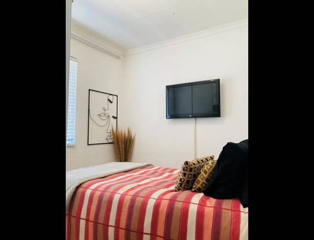 3 BEDROOM TOWNHOUSE FOR SALE IN ORMONDE